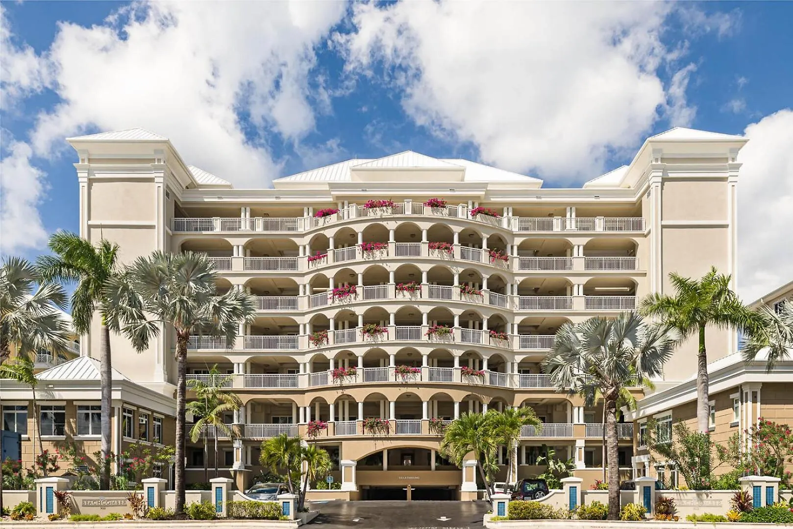 Beachcomber 33 George Town Apartment